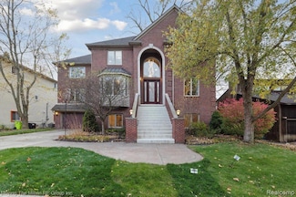 5750 Sunnycrest Dr, West Bloomfield, MI 48323