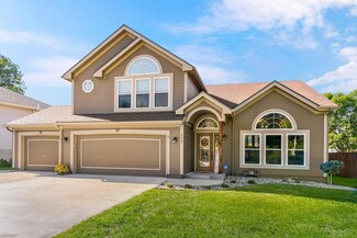 1213 SE Scenic Dr, Blue Springs, MO 64014