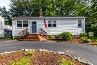 3 Onondega Rd, Narragansett, RI 02882