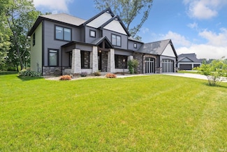 51680 Salem Meadows Dr, Granger, IN 46530