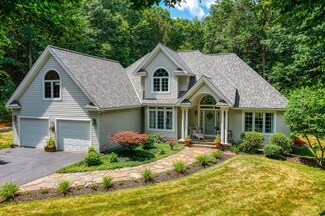 15 Eastwood Dr, Southampton, MA 01073