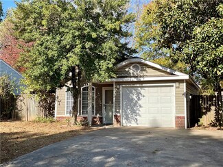 3210 W Woodfield Way, Fayetteville, AR 72704