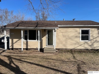 7524 Valley Rd, La Vista, NE 68128