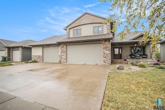 1604 S Kinderhook Ave, Sioux Falls, SD 57106