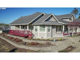 1985 32nd St, Florence, OR 97439