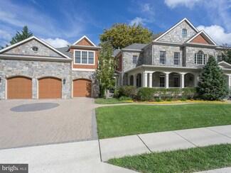 4507 35th St N, Arlington, VA 22207