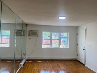 13211 11th Ave, College Point, NY 11356