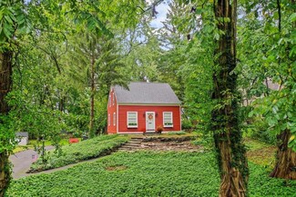 35 Sunnyside Rd, Schenectady, NY 12302