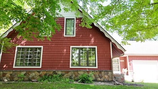 2351 Hallquist Ave, Red Wing, MN 55066