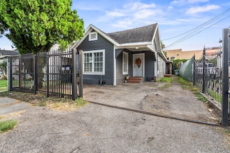 6940 Avenue K, Houston, TX 77011