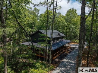 365 Cherokee Cir, Lake Toxaway, NC 28747