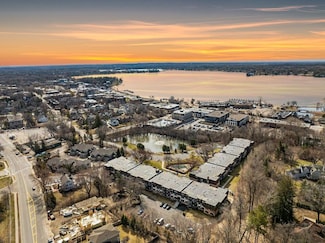 205 Barry Ave S Unit 208, Wayzata, MN 55391