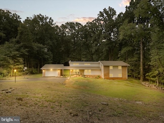11709 Vale Rd, Oakton, VA 22124