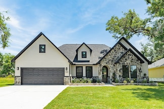 245 Montclaire Dr, West Columbia, TX 77486