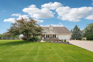 W146N6202 Wigwam Dr, Menomonee Falls, WI 53051