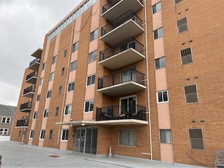 12029 Clifton Blvd, Lakewood, OH 44107