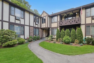 8 Foxwood Dr Unit 5, Pleasantville, NY 10570