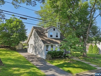 32 Rothesay Ave, North Haledon, NJ 07508