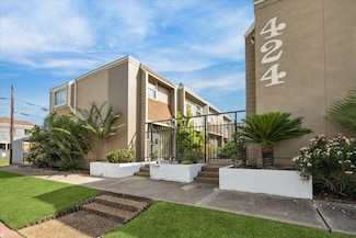 424 15th St Unit 106, Galveston, TX 77550