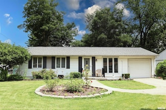 5013 W Woodfern Rd, Peoria, IL 61607