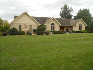 113 Dover Ave, Tipton, IN 46072
