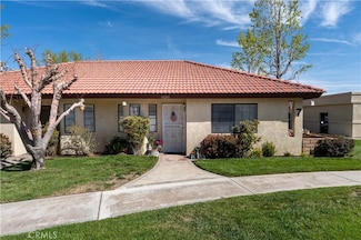 19251 Elm Dr, Apple Valley, CA 92308
