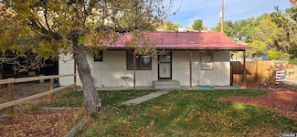 316 S 8th St, Thermopolis, WY 82443