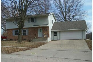 710 John Clinton Dr, Carlisle, IA 50047