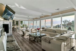 1737 Sunset Plaza Dr, Los Angeles, CA 90069