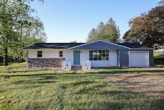 450 Walnut Dr, Northampton, PA 18067