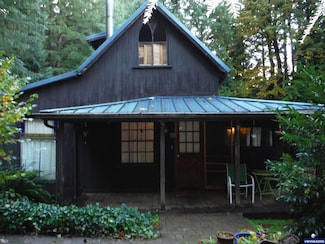 330 Bridge St, Falls City, OR 97344