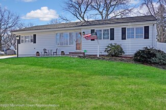 17 Bucknell Rd, Parlin, NJ 08859