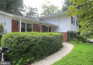 3214 Fair Woods Pkwy, Fairfax, VA 22030