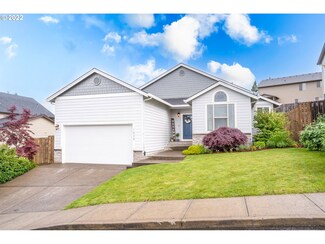 1535 NE Rockwell Dr, Estacada, OR 97023