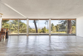 16274 Dorilee Ln, Encino, CA 91436