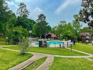 200 Fountain Lake W Unit 128, Livingston, TX 77351