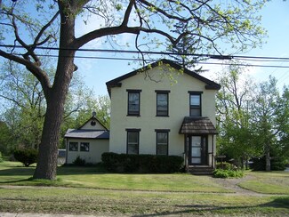 5102 Barnard Mill Rd, Ringwood, IL 60072
