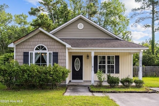 1276 Pickett Rd, Jacksonville, NC 28540