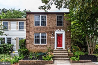 7999 Tyson Oaks Cir, Vienna, VA 22182
