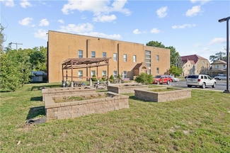 4200 Tracy Ave, Kansas City, MO 64110