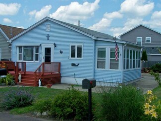 226 Bristol St, Seabrook, NH 03874