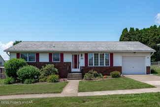 34 Linda Dr, Kingston, PA 18704