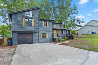 805 Wayside Dr, Lawrenceville, GA 30046