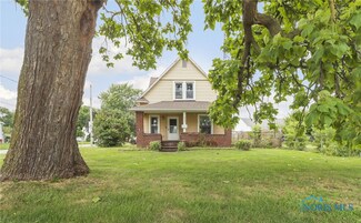 2501 Pickle Rd, Oregon, OH 43616