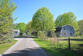 7950 S Shorebird Ln, Empire, MI 49630