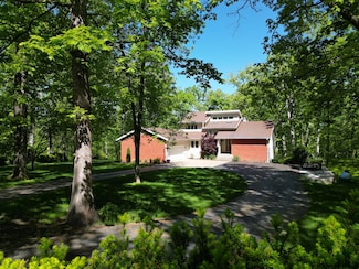 3700 S Joan Ct, Columbia, MO 65201