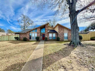 100 Bretta Cir, Longview, TX 75605