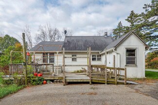 8970 Division Dr, Ceresco, MI 49033