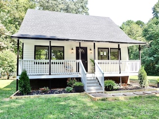 3921 Lake Rd, Charlotte, NC 28269