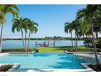 1085 Nelsons Walk, Naples, FL 34102